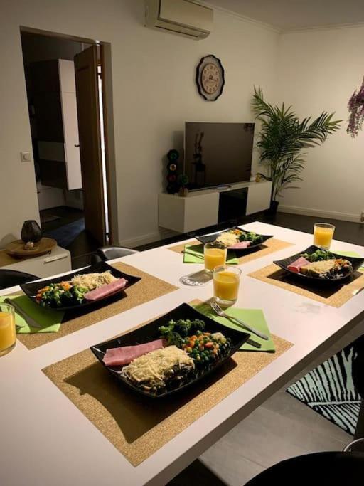 Grand Appartement 2 Chambres 5 Pers Max, Vue Panoramique Avec Parking Mulhouse Exterior photo